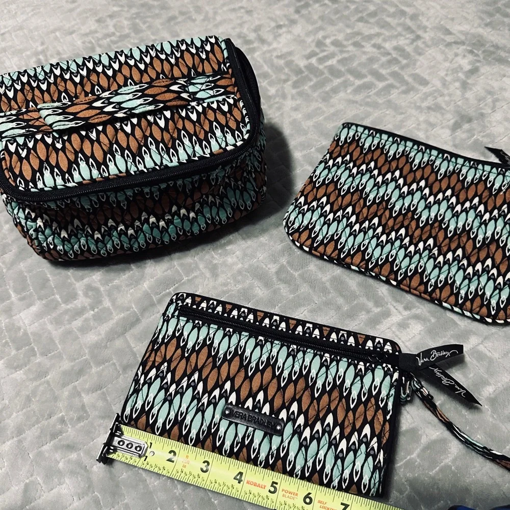 Vera Bradley zip wristlet